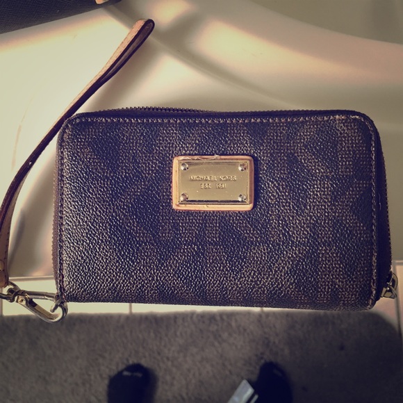 Mk wristlet
