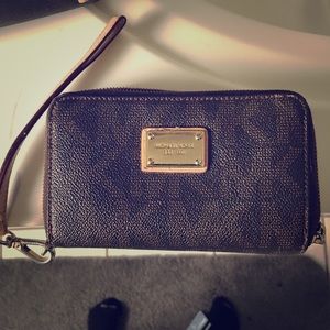 Mk wristlet