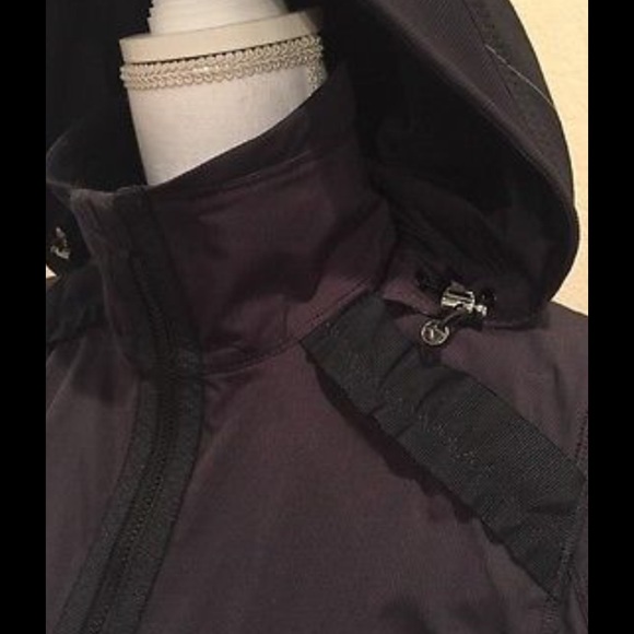 Lululemon Run Bandit Jacket-Reflective. Size4 - image 2