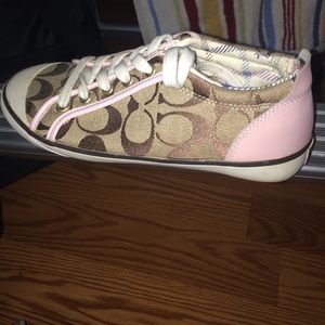 Size 5 coach tennis shoes