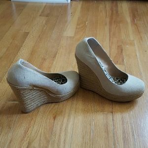 Never been worn cream wedge