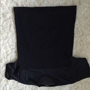 BRANDY MELVILLE Jersey Black Mesh Tee