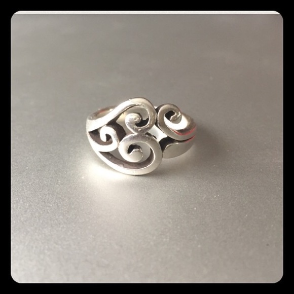 Swirl Heart design ring