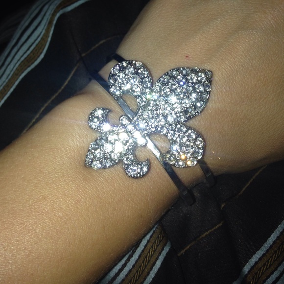 Fleur de lis bracelet