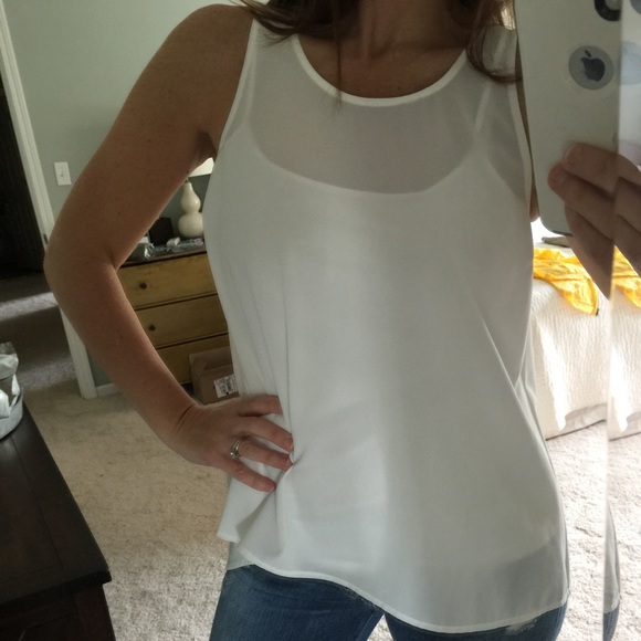 ❌❌SOLD❌❌ Sheer White Tank with Pleated Back - Picture 3 of 4
