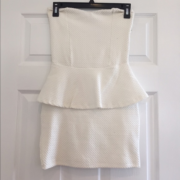 strapless white dress