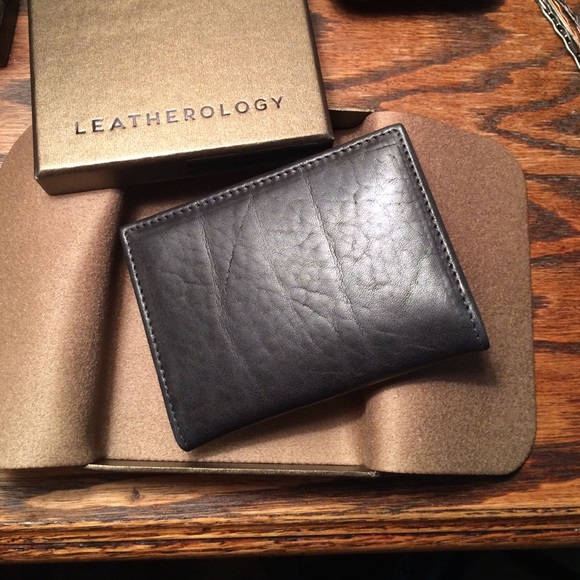 Leatherology Handbags - Leatherology Wallet/Card Holder