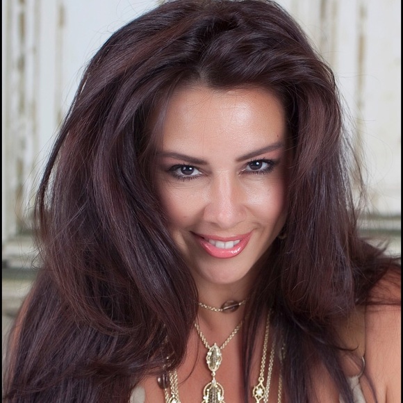 Meet your Posher, Doris - Picture 2 of 2