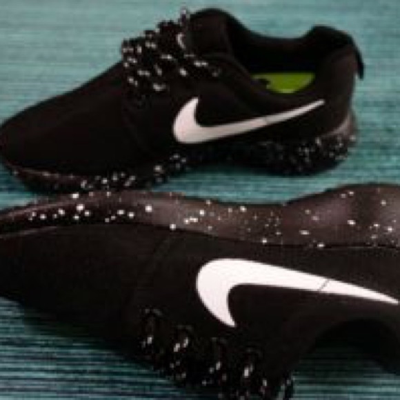 Black Nike Roshe Run