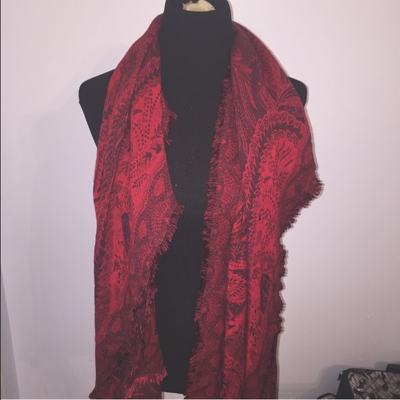 Red printed scarf - Picture 1 of 3