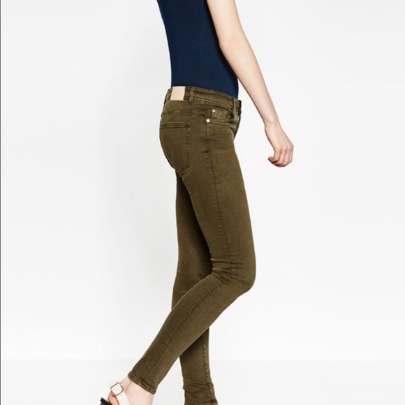 Body Curve Jeans SOLD - Picture 2 of 4