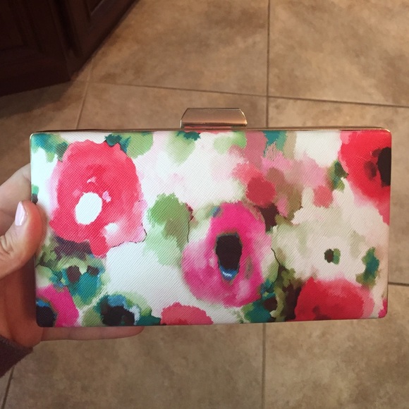 So cute floral purse!!!!!