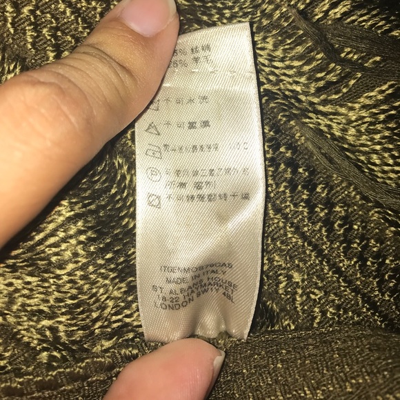 💜FINAL PRICE 💜BURBERRY SCARF!!! - Picture 4 of 8