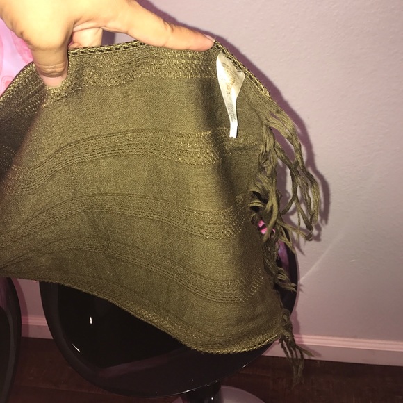 💜FINAL PRICE 💜BURBERRY SCARF!!! - Picture 8 of 8