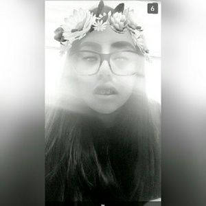 Meet your Posher, Crystal