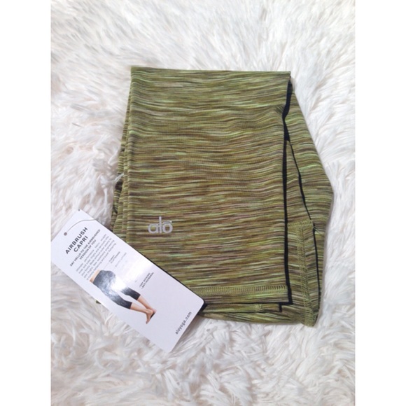 Alo Yoga Airbrush Capri Space Dye Army Green - Picture 3 of 4