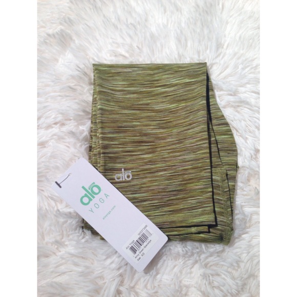 Alo Yoga Airbrush Capri Space Dye Army Green - Picture 4 of 4