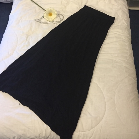 H&M black maxi shirt