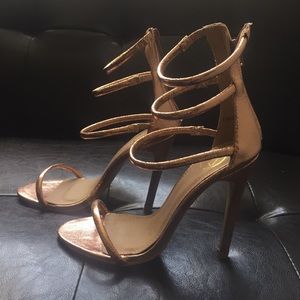 MISGUIDED never worn shiny rose gold heels
