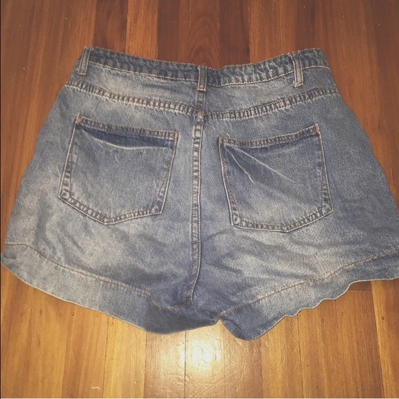 COTTON ON HIGH WAISTED SHORTS - Picture 2 of 2