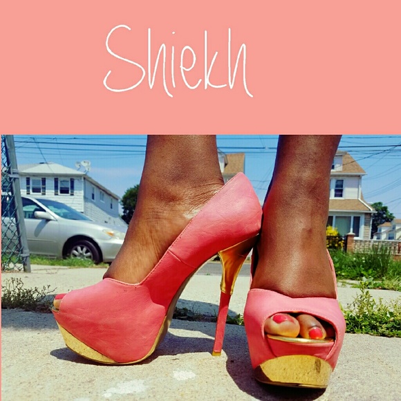 Peachy Pink PeepToe Pumps (The 4 Ps)