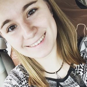 Meet your Posher, Casey