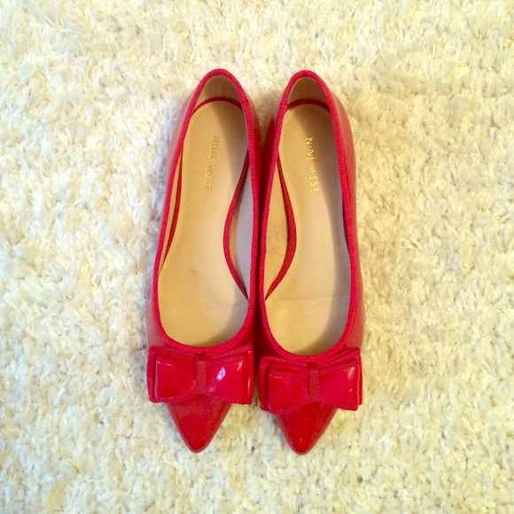 Red Nine West bow flats