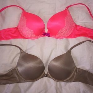 2 Victoria's Secret Very Sexy push up bras 32A