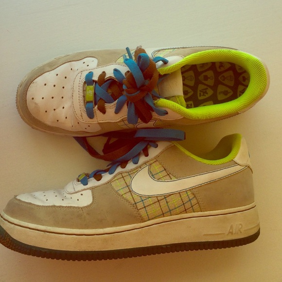 Nike air neon lace up sneakers! - Picture 1 of 1