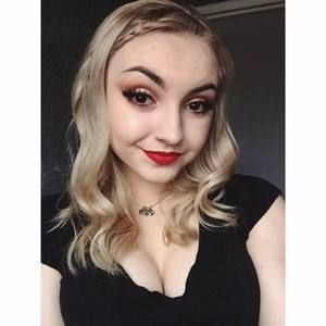 Meet your Posher, Kelly