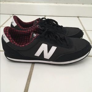 New Balance 410s Black/Red checker