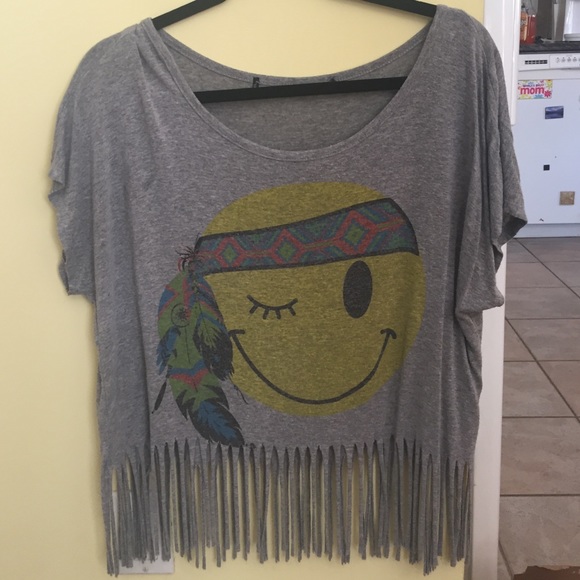 Fringe "smiley face" tee