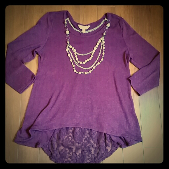 Lace detail ho-low top