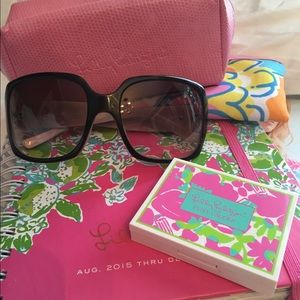 Lilly Pulitzer Sunglasses & eyeshadow!
