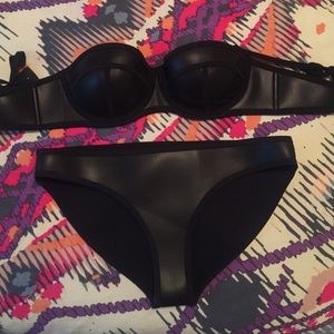 Triangl black bikini set