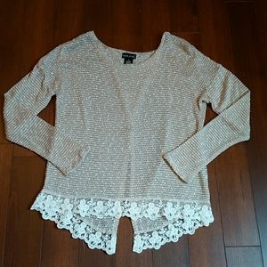 NWOT Split back crochet top