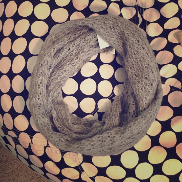NWT Grey knitted infinity circle scarf