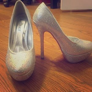 Silver sequined platforms 6 1/2