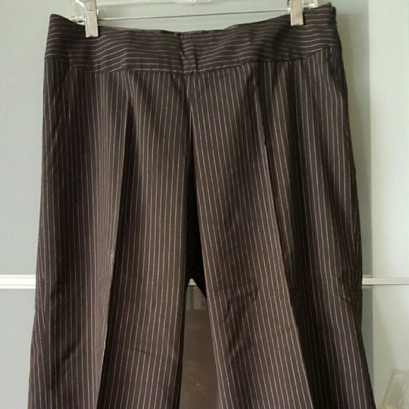 😊 Capri Pants - Picture 2 of 3