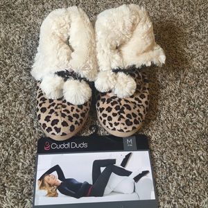 NEW/Comfy house slippers animal print🙈🙉🙊