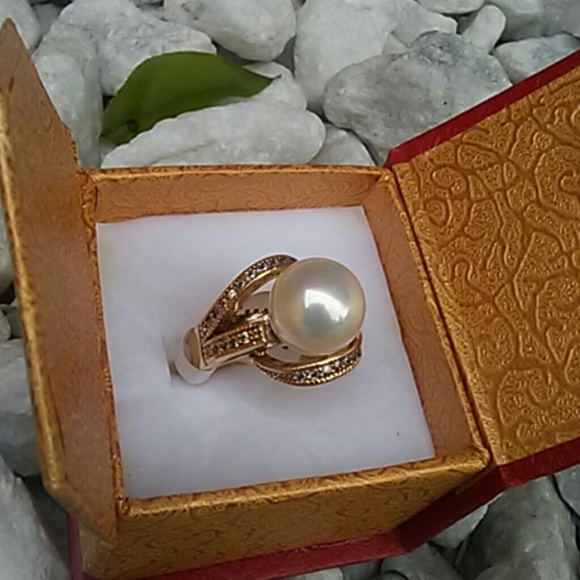 Gorgeous  Ring made of natural Pearl