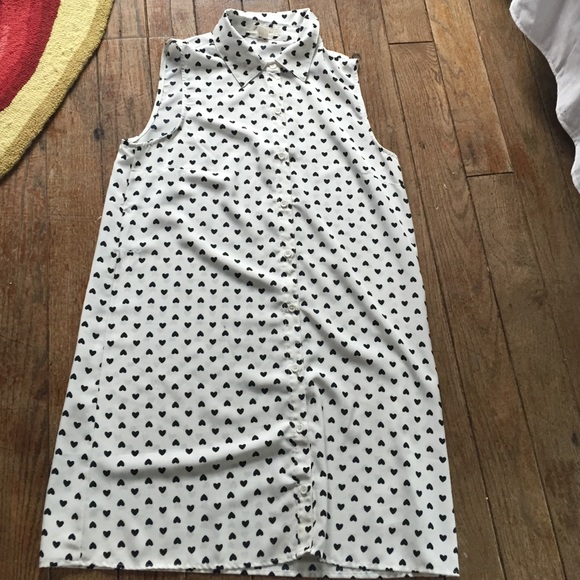 FOREVER 21 BLACK AND WHITE HEART DRESS SIZE M - Picture 1 of 1