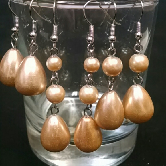 Glass pearl earrings