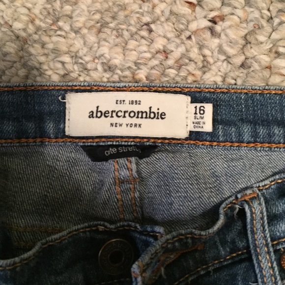 Jeans - Picture 3 of 4