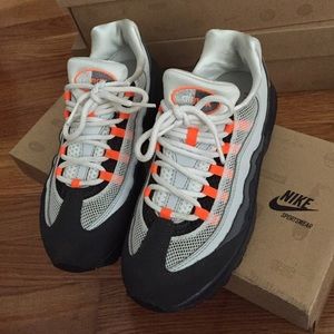 Air max 95's size 3