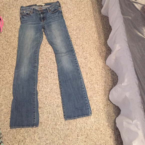 Jeans - Picture 1 of 3