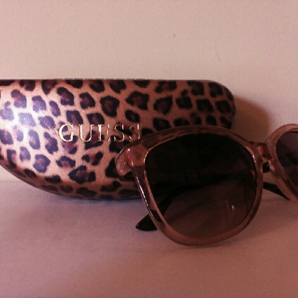 Guess tortoiseshell sunglasses