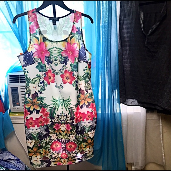 Forever 21 Dresses & Skirts - Forever 21 Floral Dress