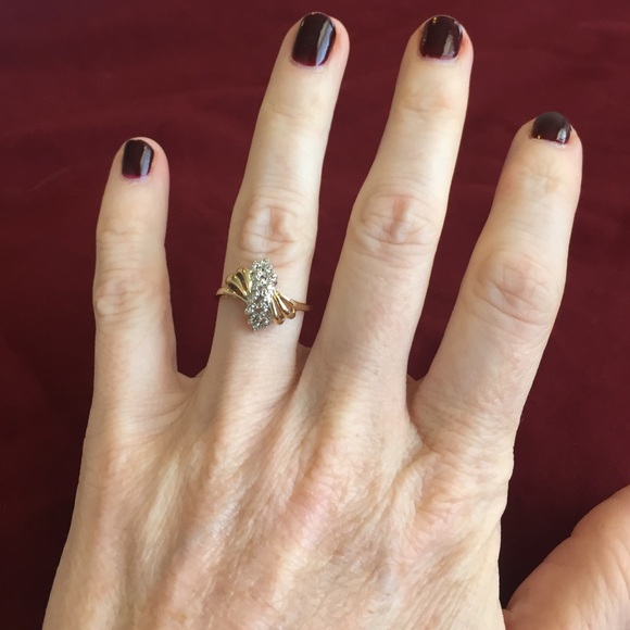 14k gold and diamond ring - Picture 2 of 2