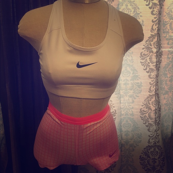 Nike outfit - Picture 1 of 3